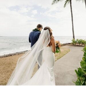 Sara Gabriel Julianne Veil - Elegant White